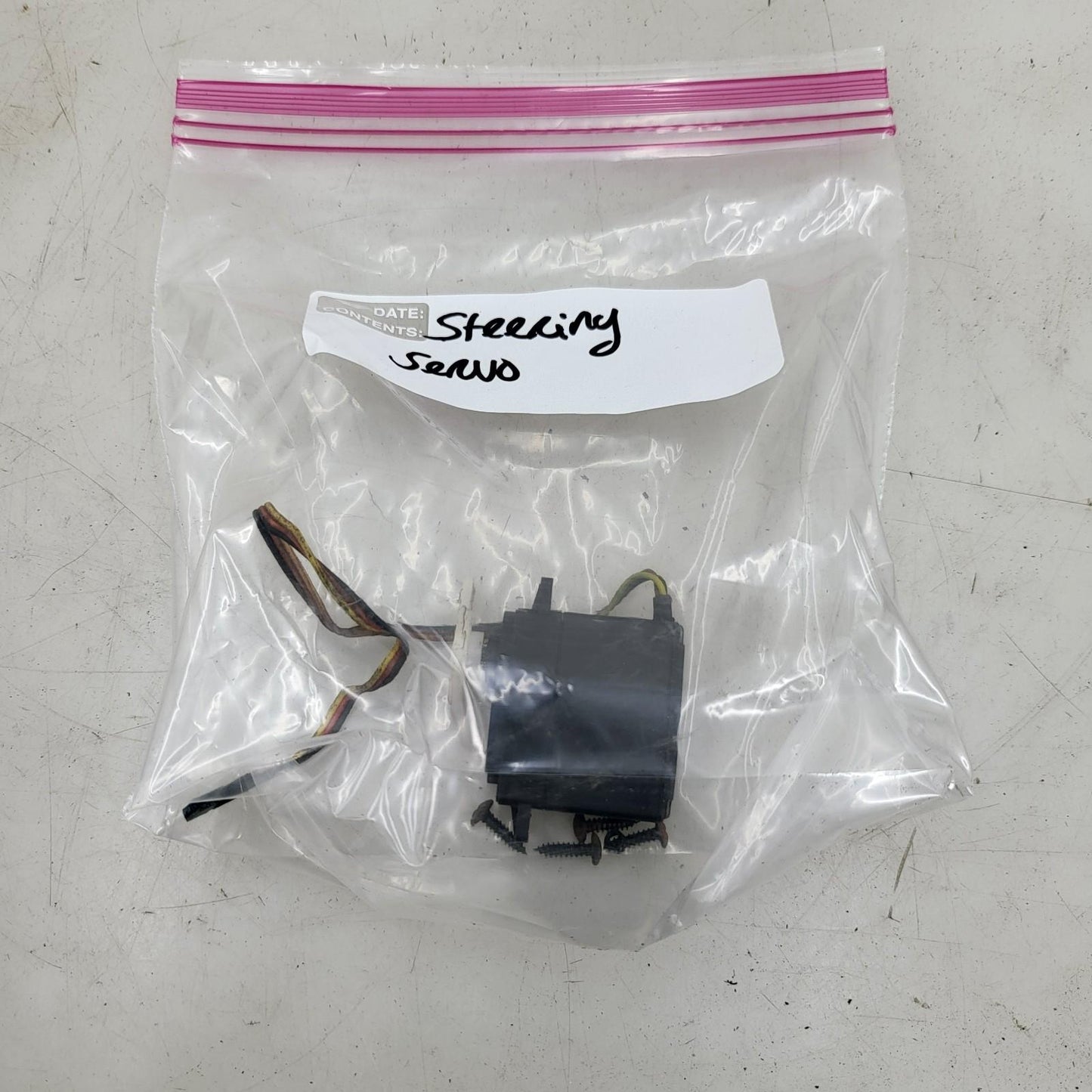 Hitec HS-945MG steering servo removed from Duratrax nitro Quake