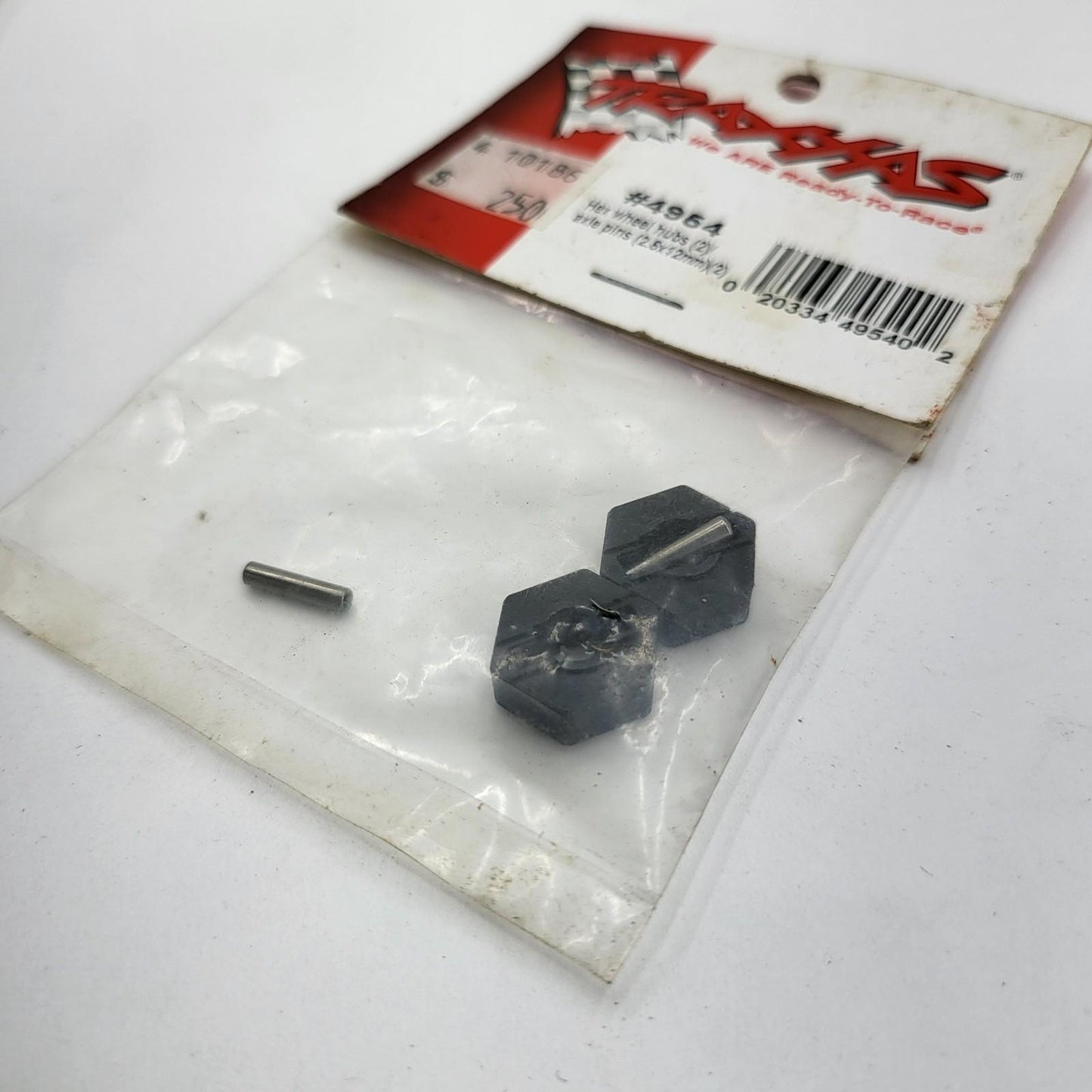 Traxxas wheel hubs and pins #4954