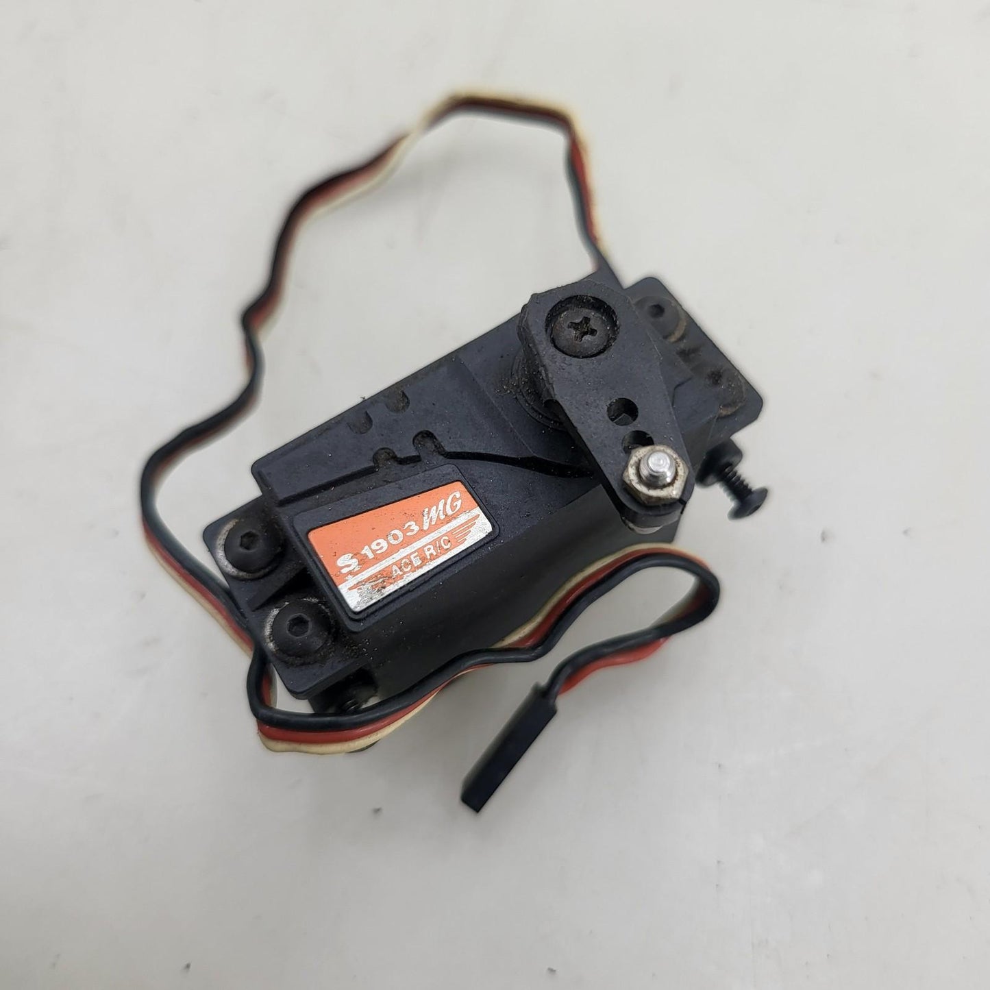 Team Associated Nitro TC3 ACE S1903 MG Steering servo, horn, mounts