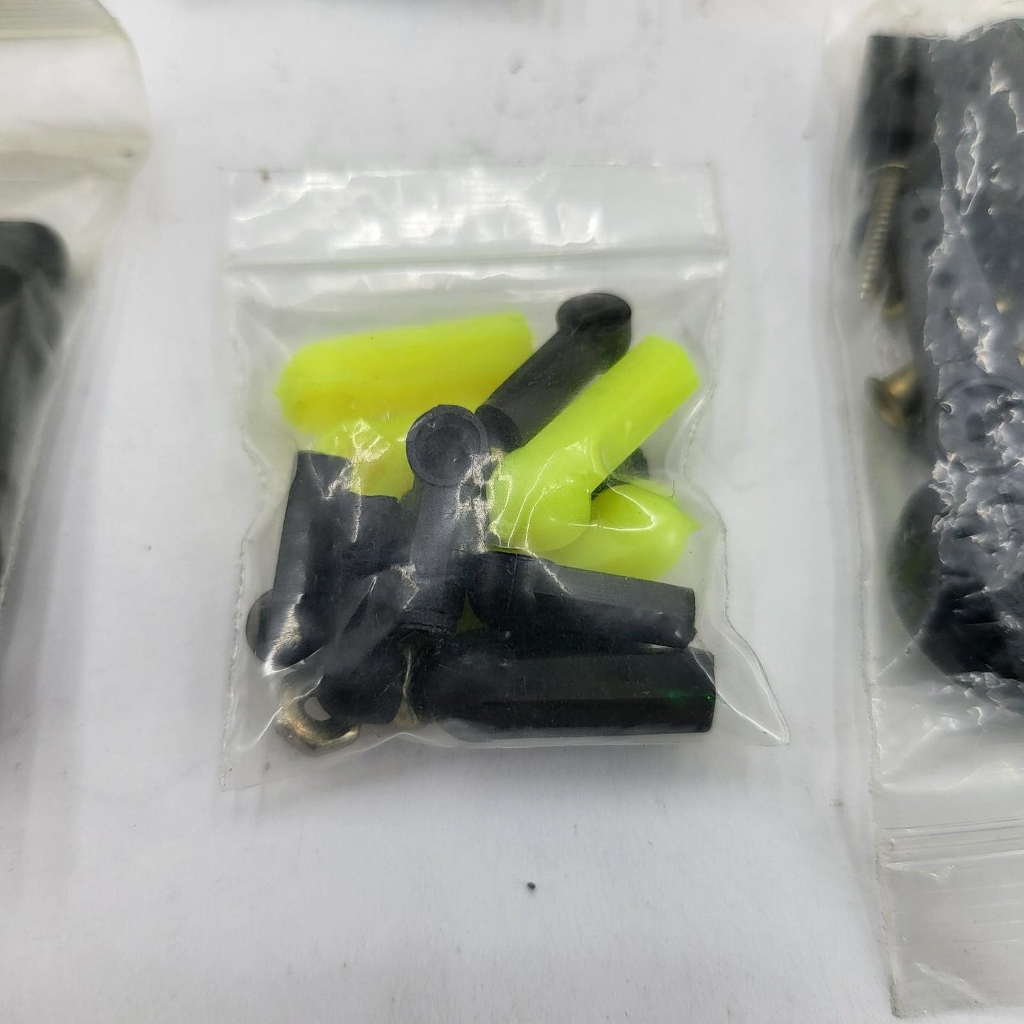 Team Associated Nitro TC3 various plastic parts: servo horns, rod ends