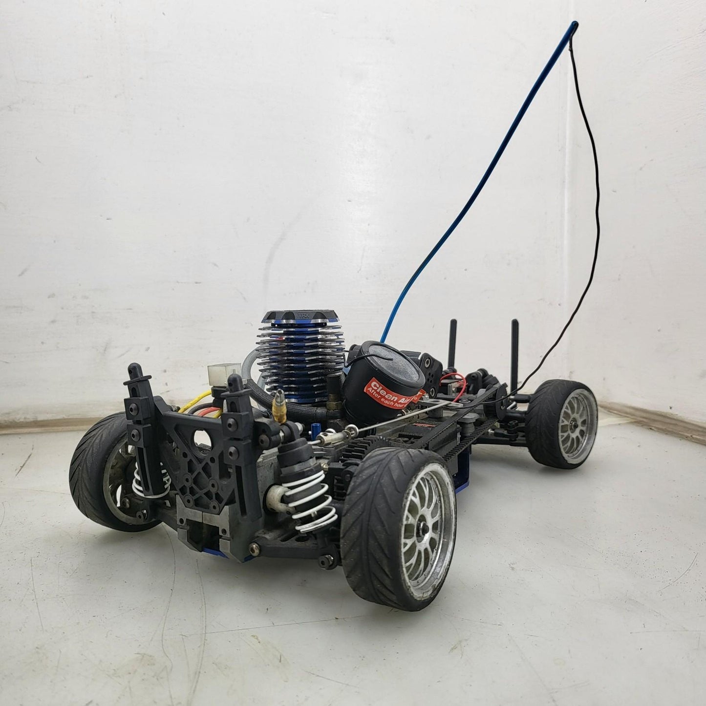 Traxxas vintage nitro 4-Tec, untested, rolls freely, blue