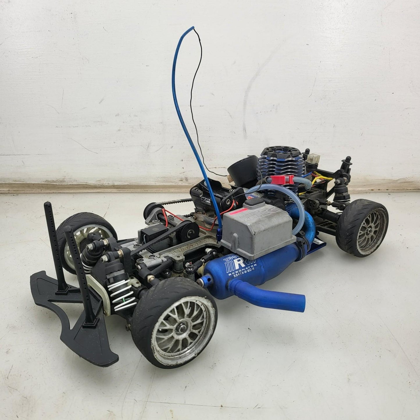Traxxas vintage nitro 4-Tec, untested, rolls freely, blue