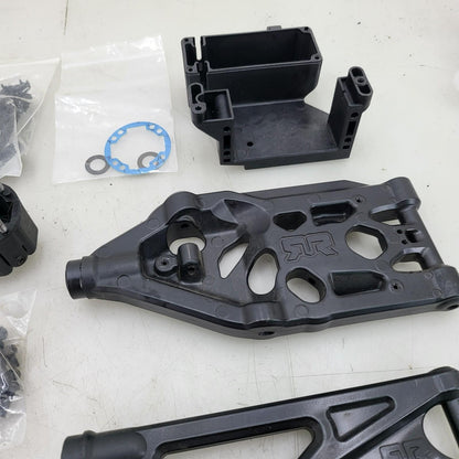 ARRMA Kraton 1/5 8S EXB miscellaneous, A-arms, gasket, pins, partial diff case