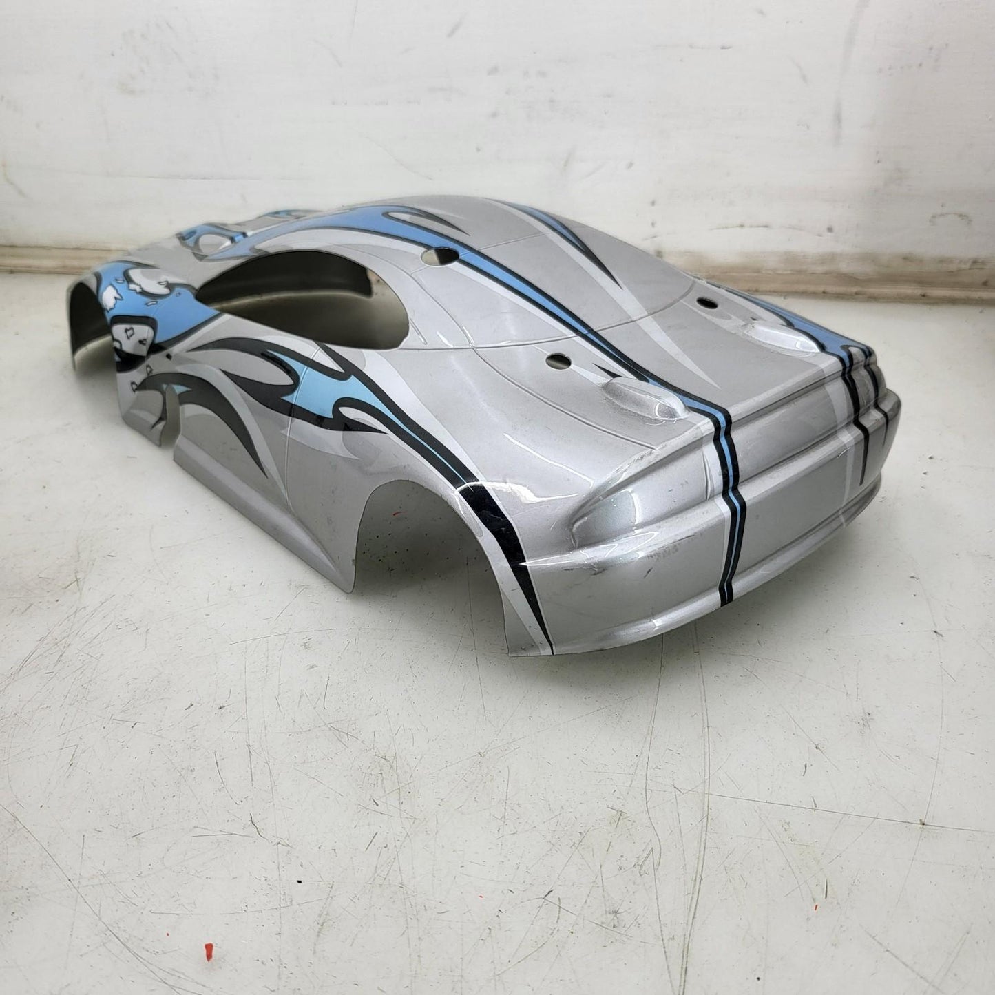 1/10th scale rc body/ shell grey and blue, nice condition
