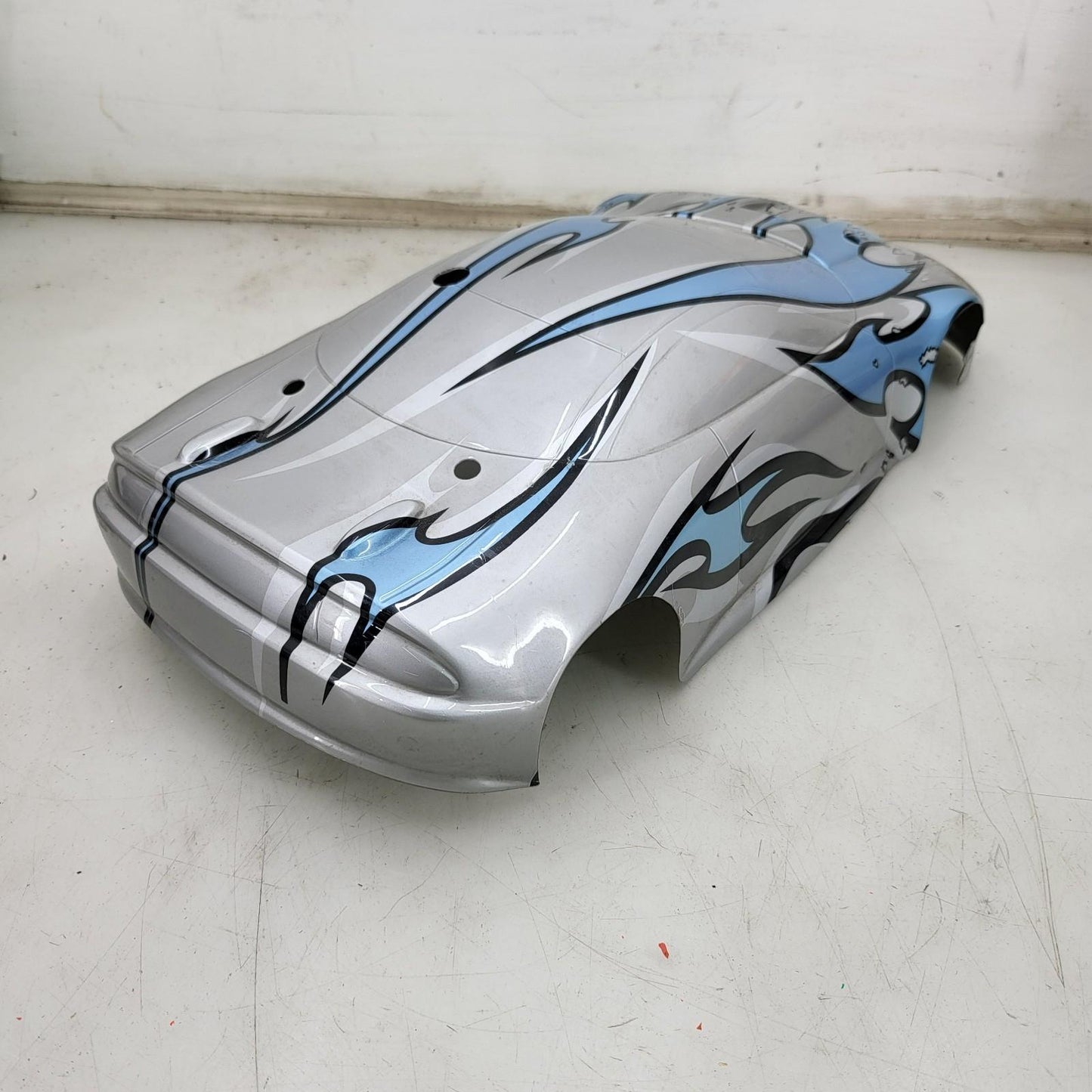 1/10th scale rc body/ shell grey and blue, nice condition