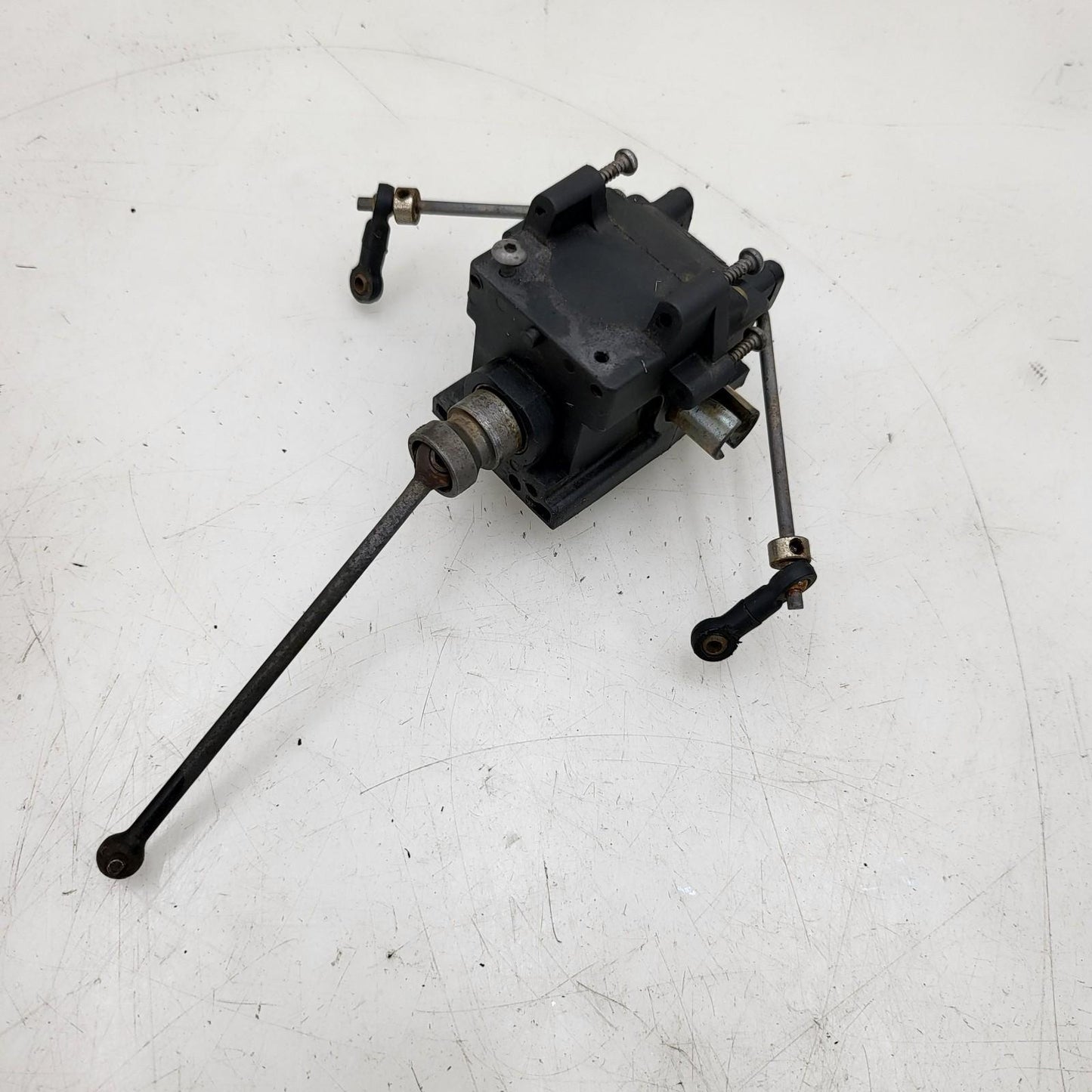 Hot Bodies Lightning stadium differential with sway bar, case, driveshaft
