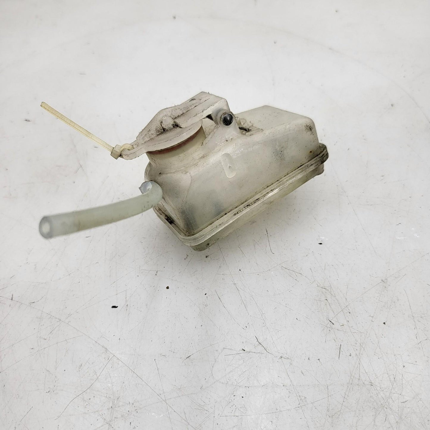 Team Associated RC10 GT fuel tank with line