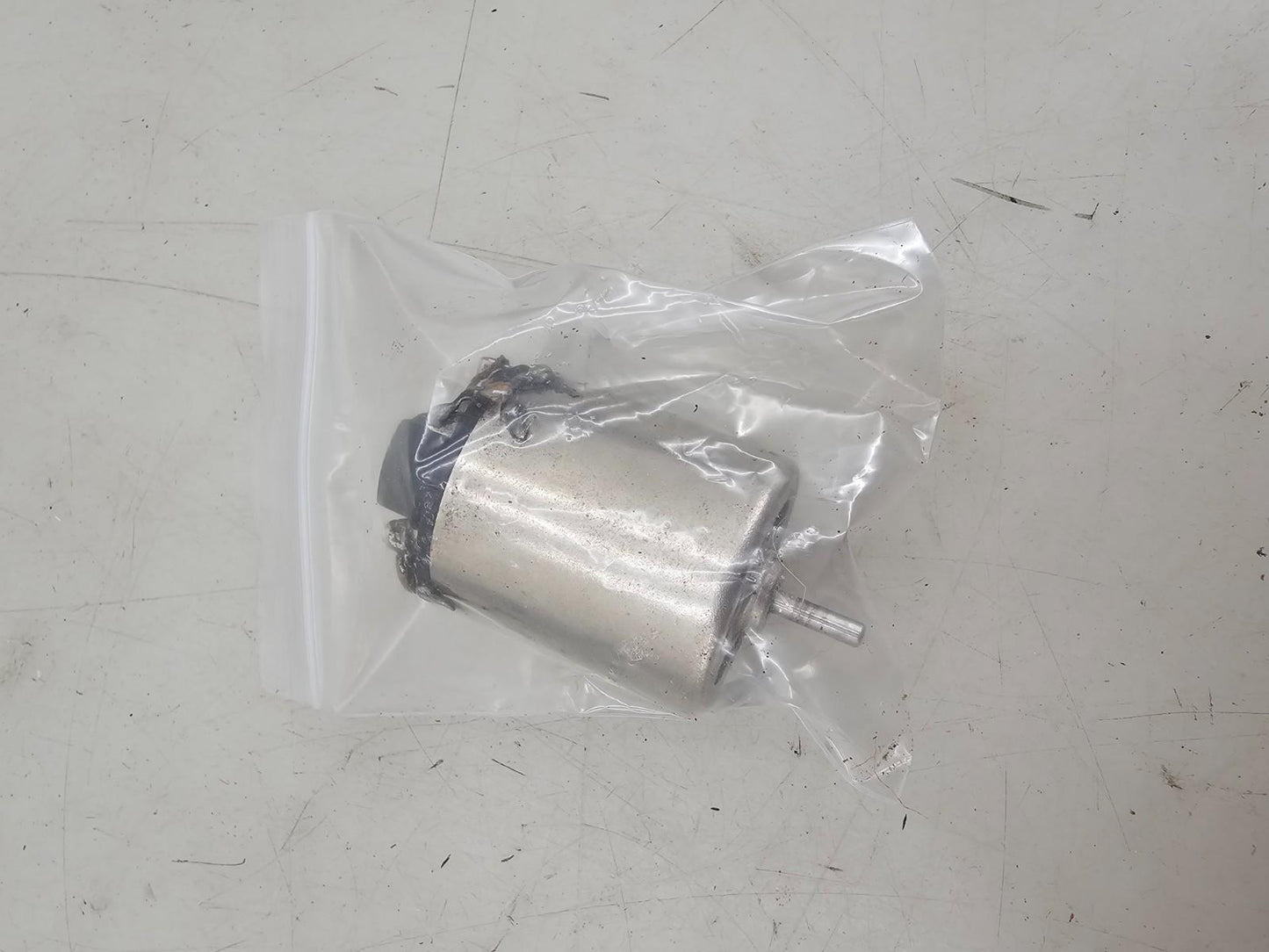 1/10th scale brushed rc motor, unknown brand, tested and working