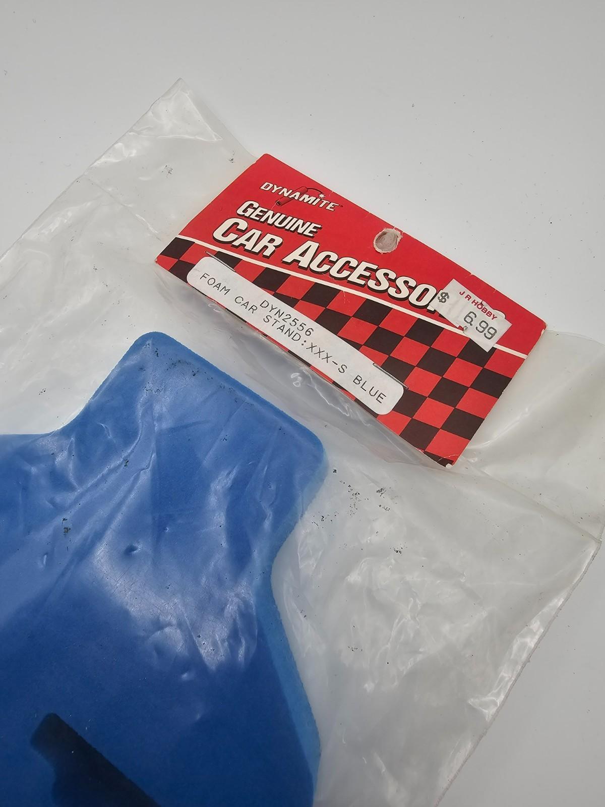 Dynamite XXX-S blue foam car stand #DYN2556