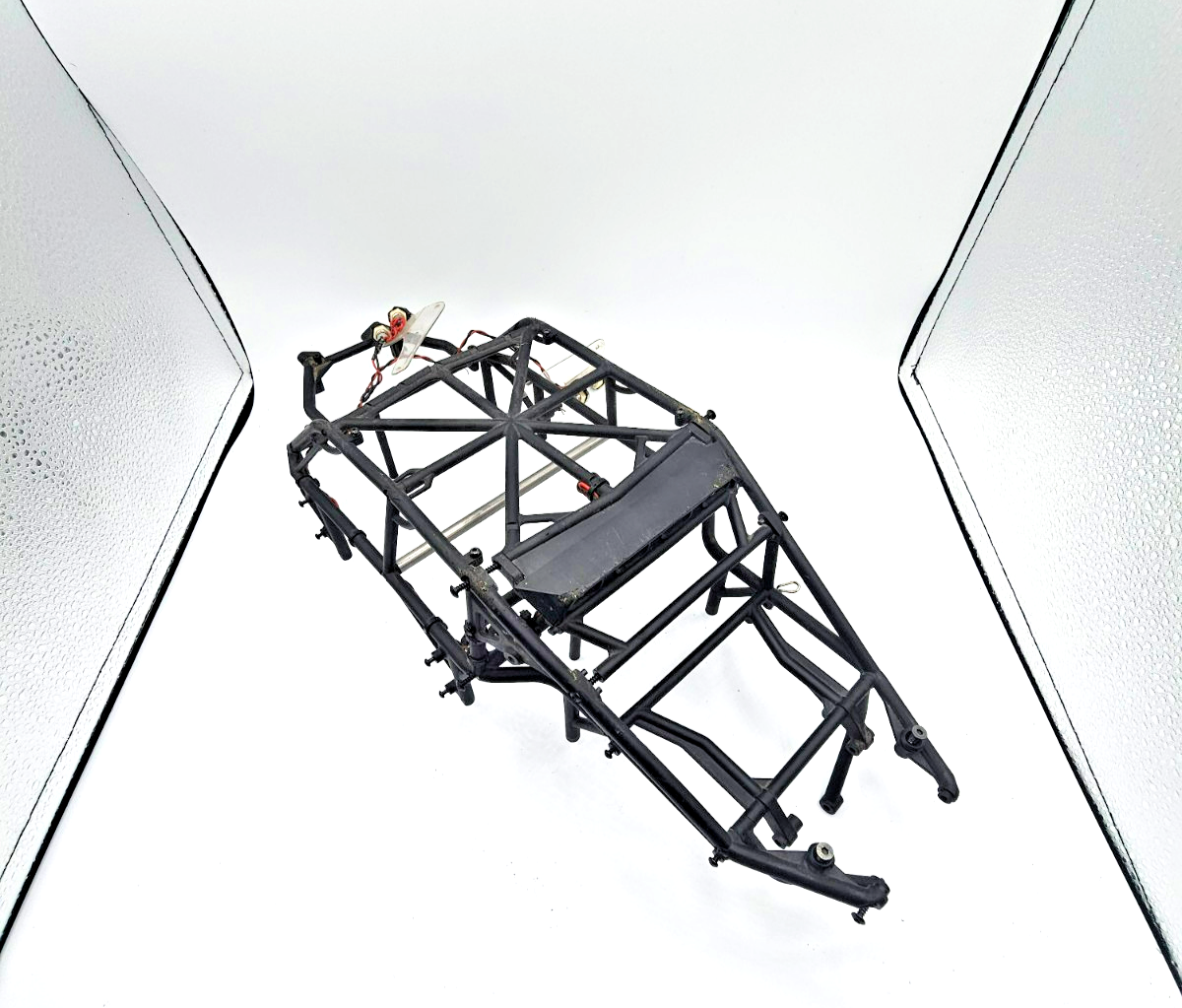 Axial Exo Terra roll-cage exoskeleton with LED head & tail lights, scratches