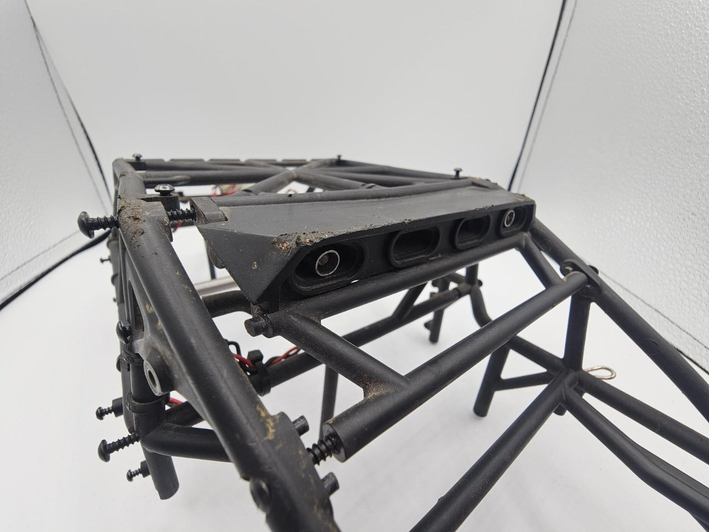 Axial Exo Terra roll-cage exoskeleton with LED head & tail lights, scratches