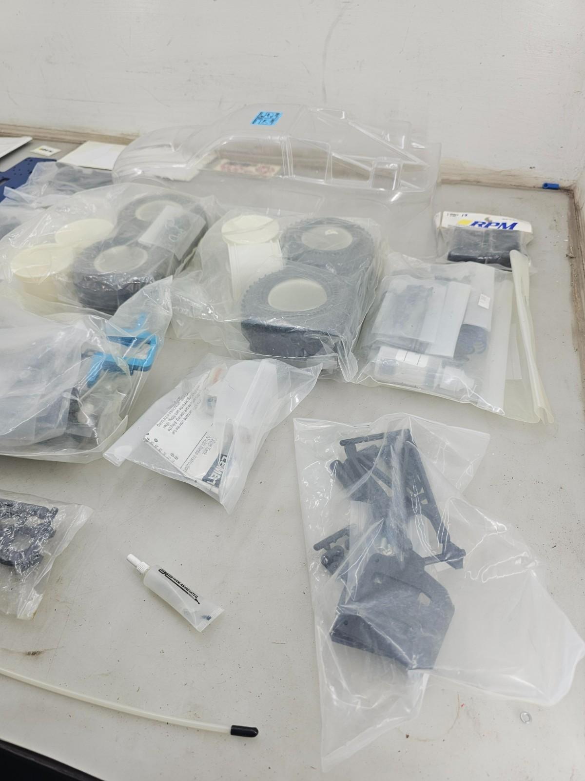 Team Associated Factory Team RC10GT Nitro kit/ parts #7060, read
