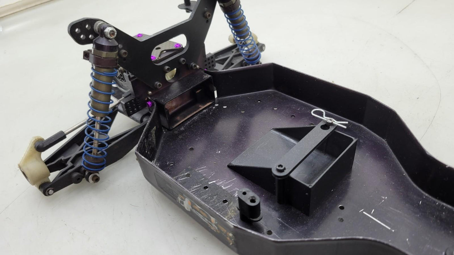 Team Associated RC10DS, Black metal chassis, roller, carbon trans cover
