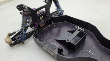 Team Associated RC10DS, Black metal chassis, roller, carbon trans cover