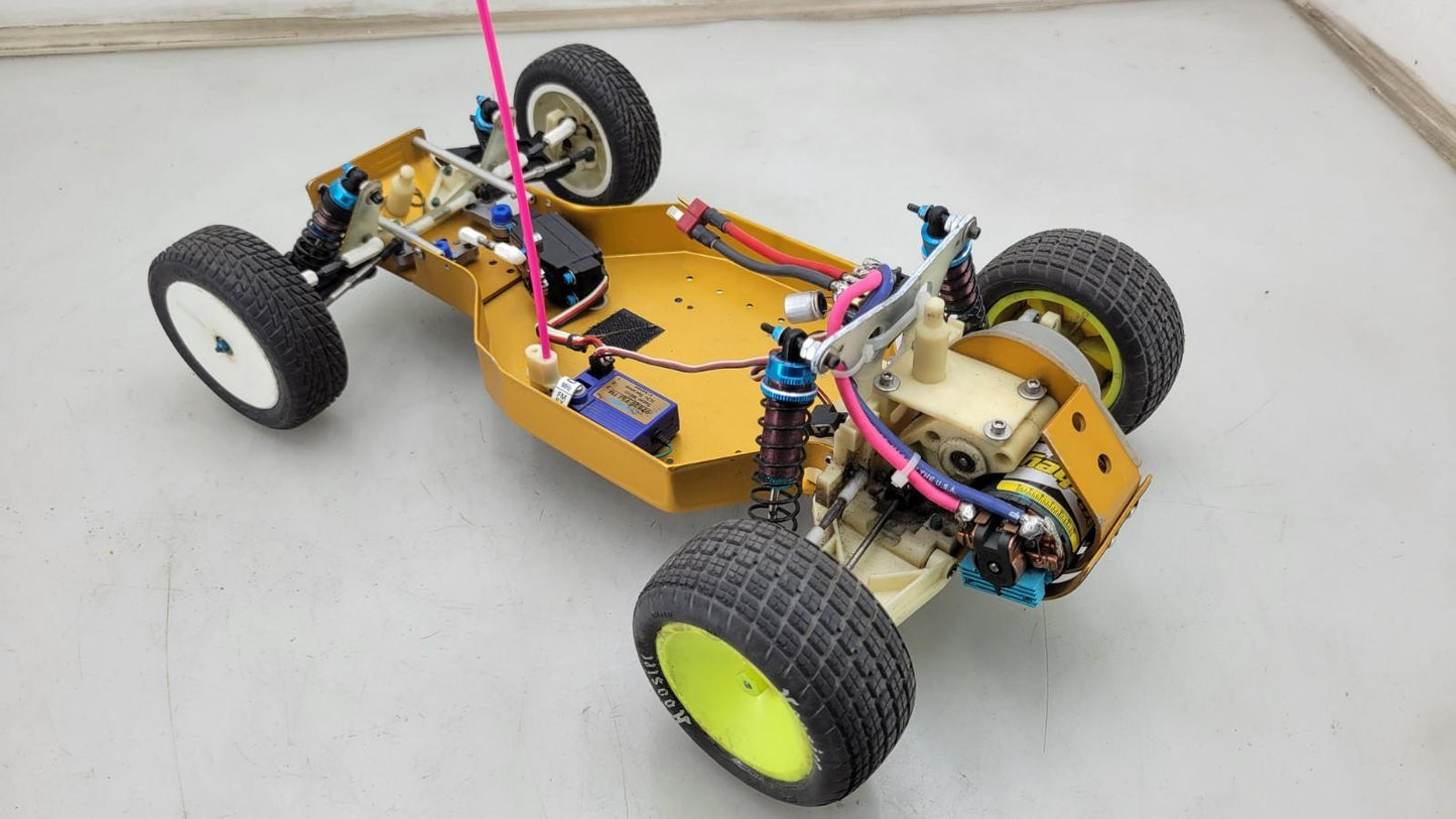 Vintage Team Associated RC10 Gold pan w/ "going for gold" body, kisbey motor, se